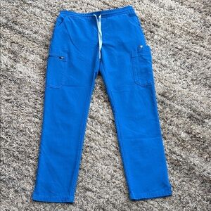 Figs woman’s Vibrant Blue Cargo scrub slim Pants sz small